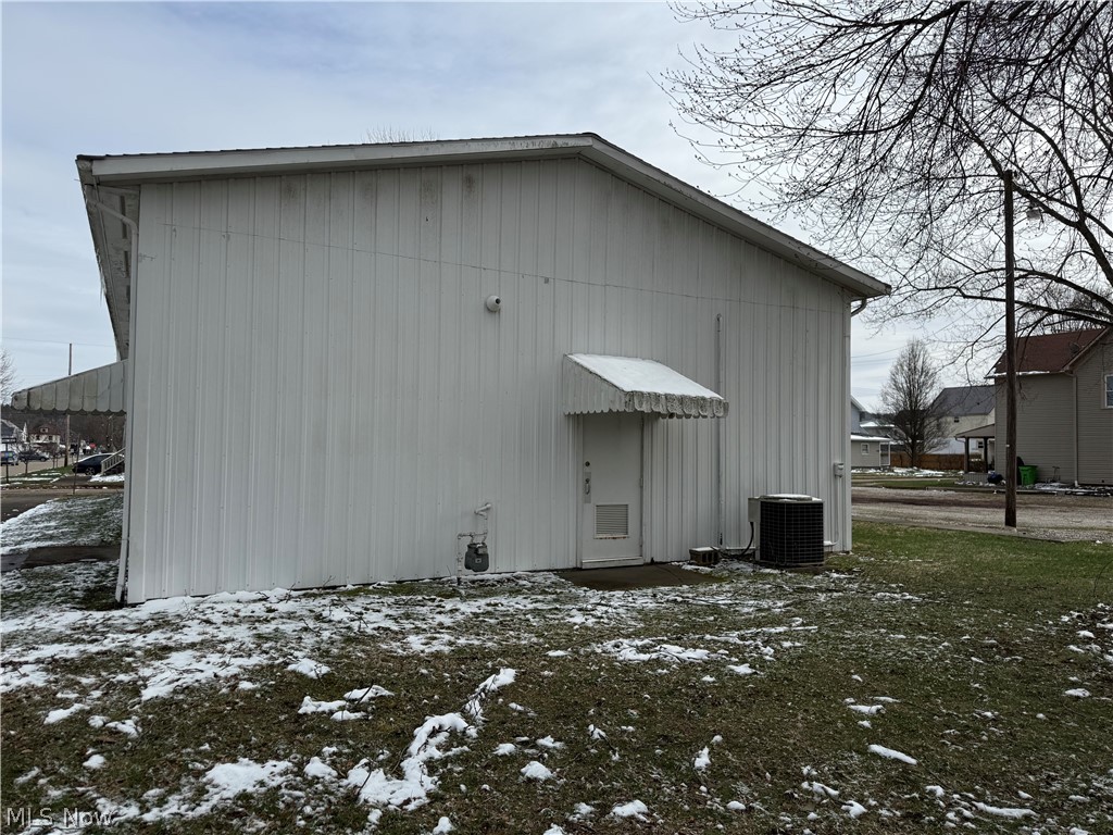 638 Parrish Street Uhrichsville OH 44683