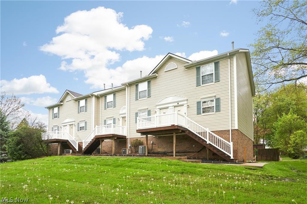 939 Magnolia Avenue Cuyahoga Falls OH 44221