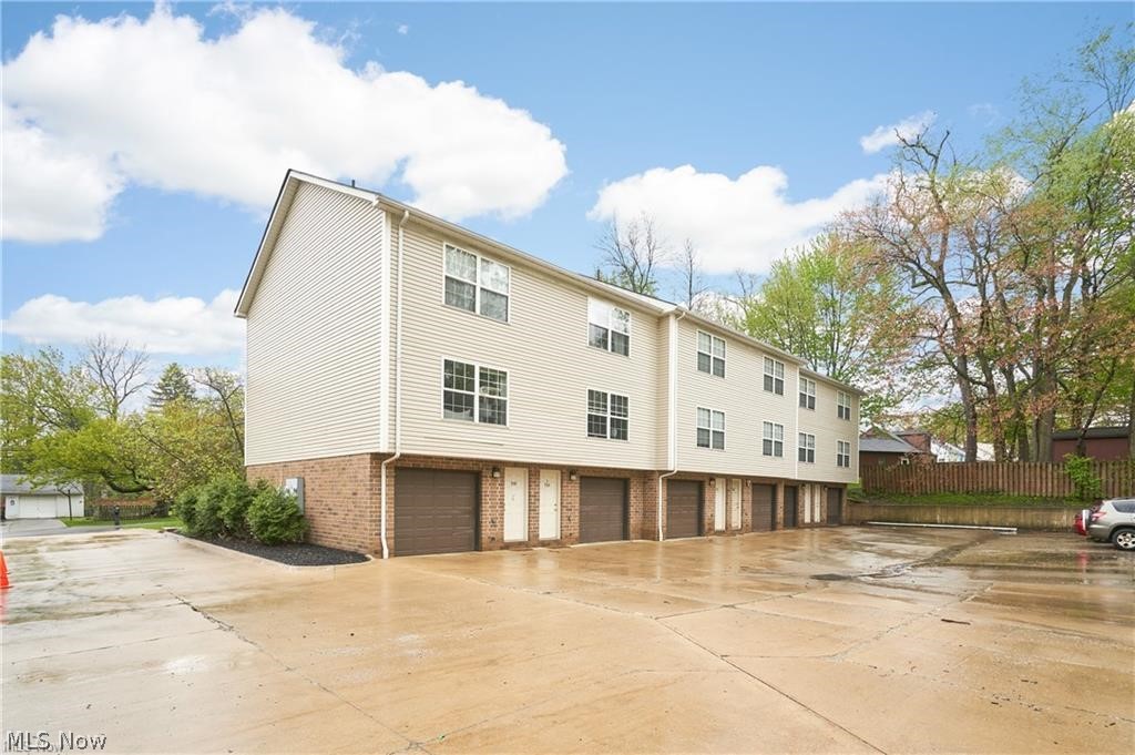 939-987 Magnolia Avenue Cuyahoga Falls OH 44221