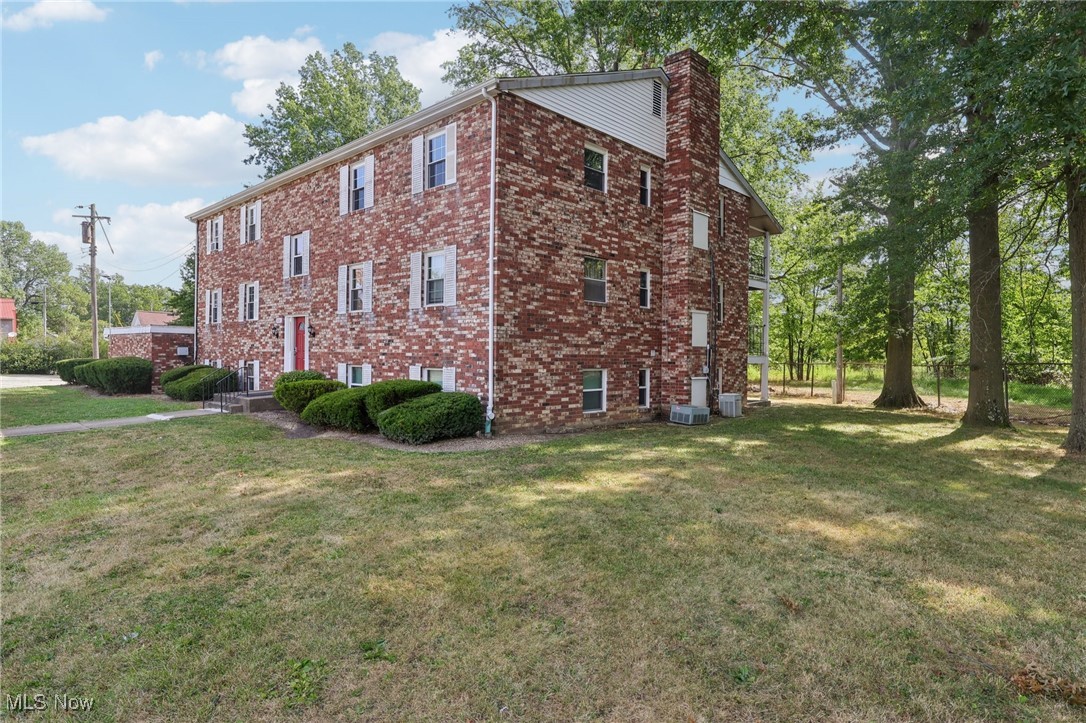1500-1525 Stewart Circle NW Warren OH 44485