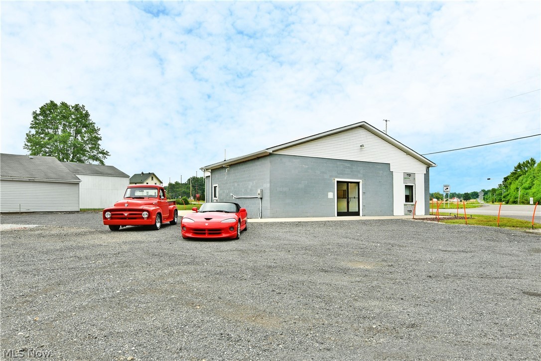 3019 Parkman Road NW Warren OH 44481