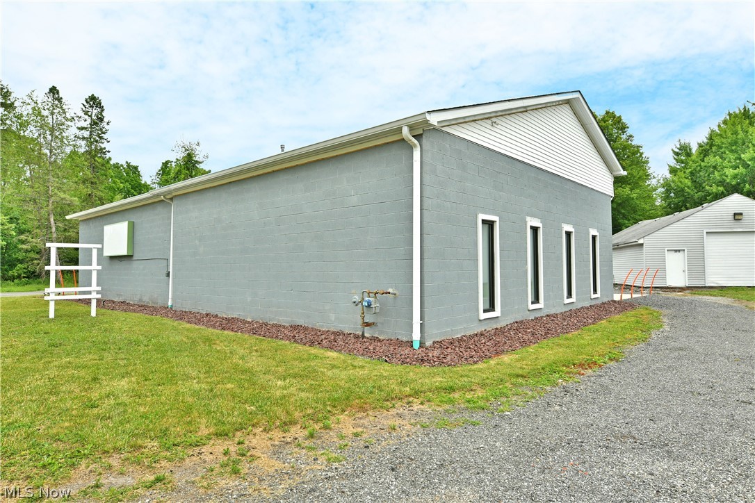 3019 Parkman Road NW Warren OH 44481