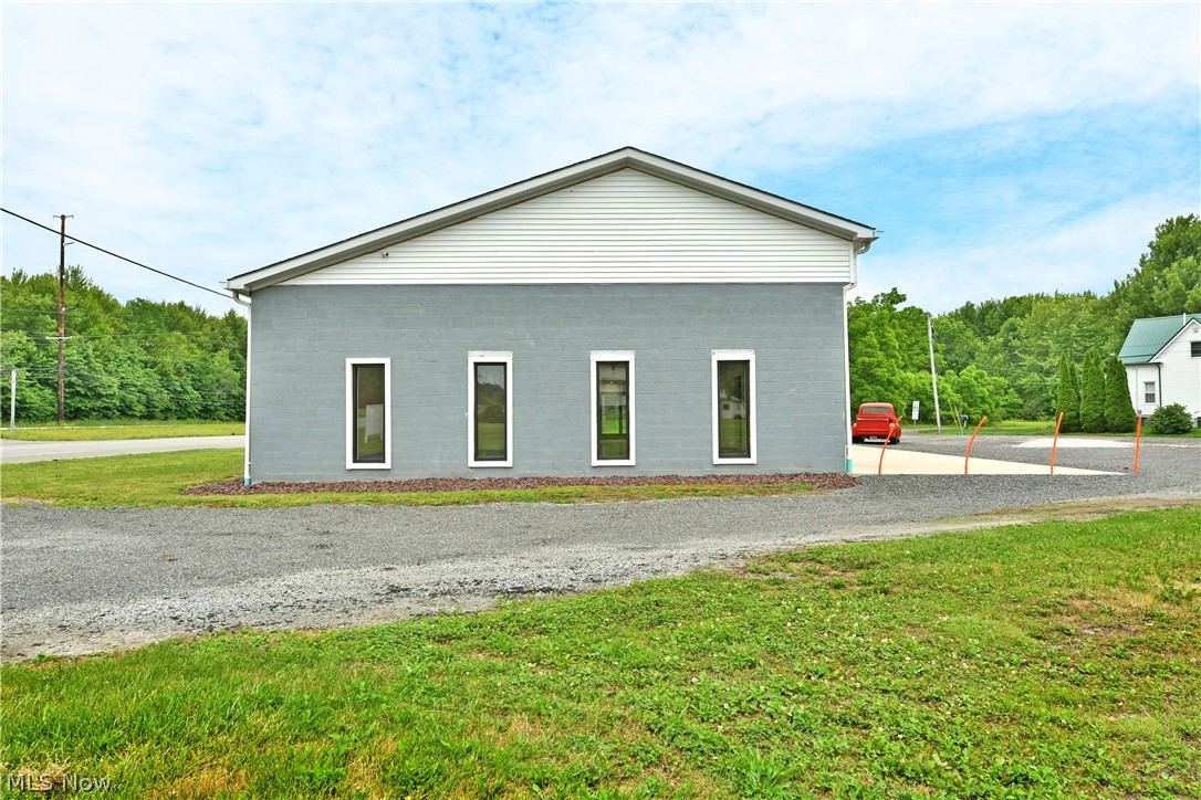 3019 Parkman Road NW Warren OH 44481