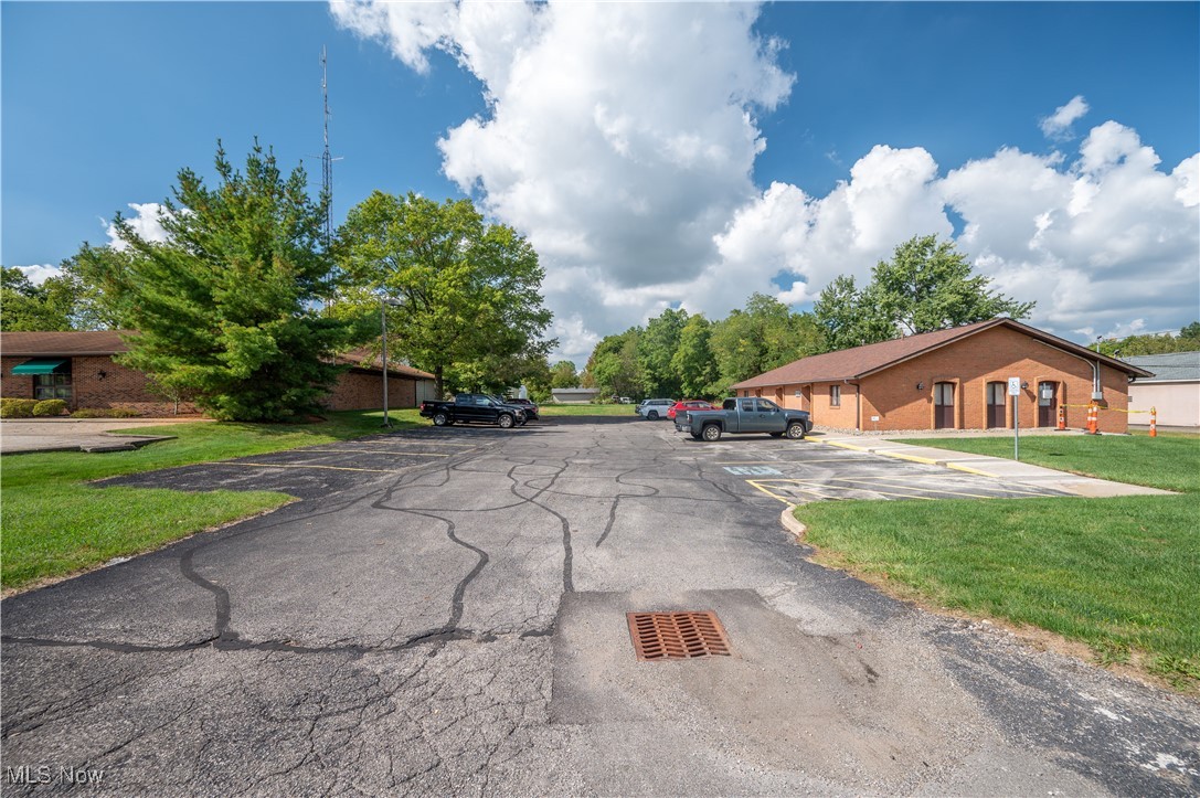 1360 N Main Street Mineral Ridge OH 44440