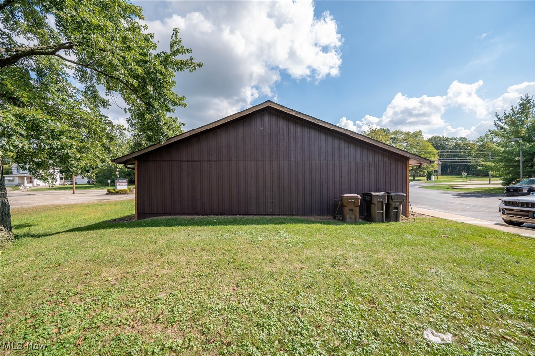 1360 N Main Street Mineral Ridge OH 44440