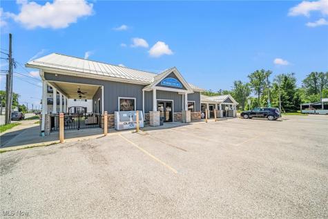 5125 Lake Road E Geneva OH 44041