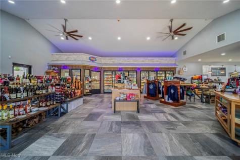 5125 Lake Road E Geneva OH 44041