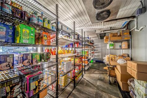 5125 Lake Road E Geneva OH 44041