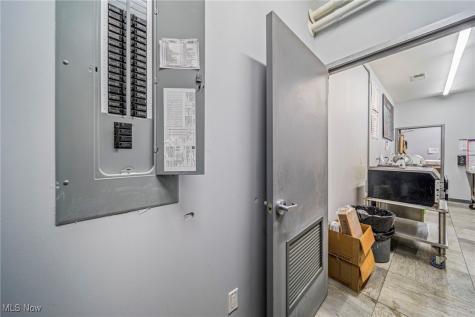 5125 Lake Road E Geneva OH 44041