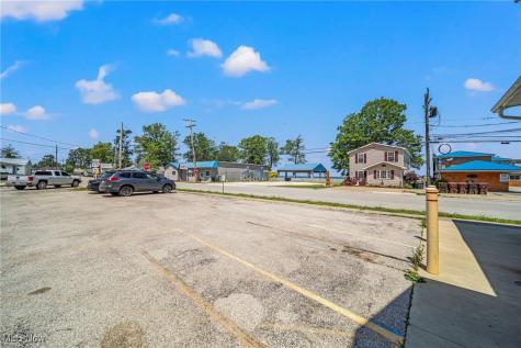 5125 Lake Road E Geneva OH 44041