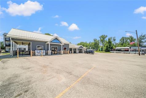 5125 Lake Road E Geneva OH 44041