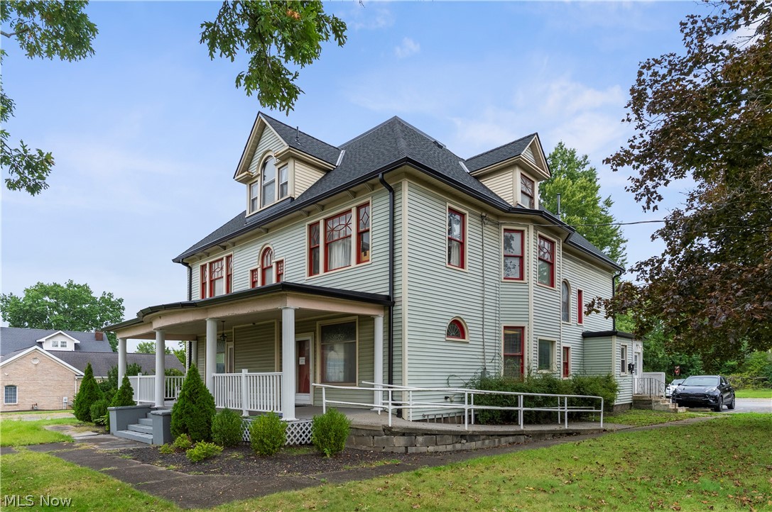 1451 E Market Street Warren OH 44483