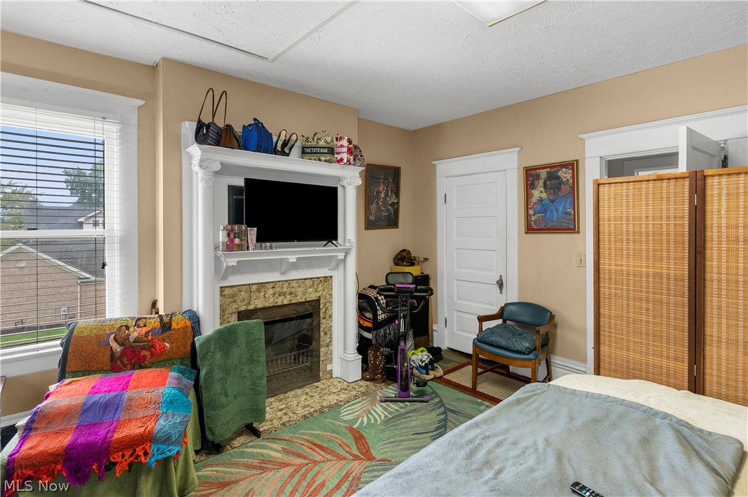 1451 E Market Street Warren OH 44483