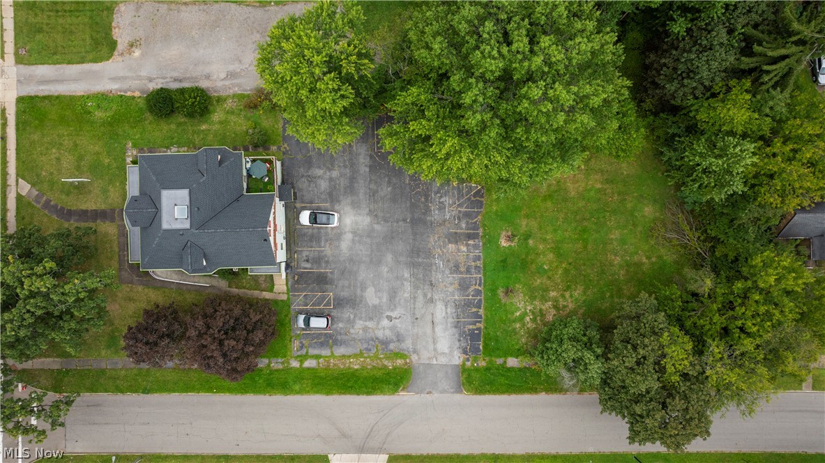 1451 E Market Street Warren OH 44483