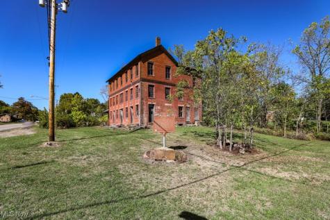 9401 Tallmadge Road Diamond OH 44412