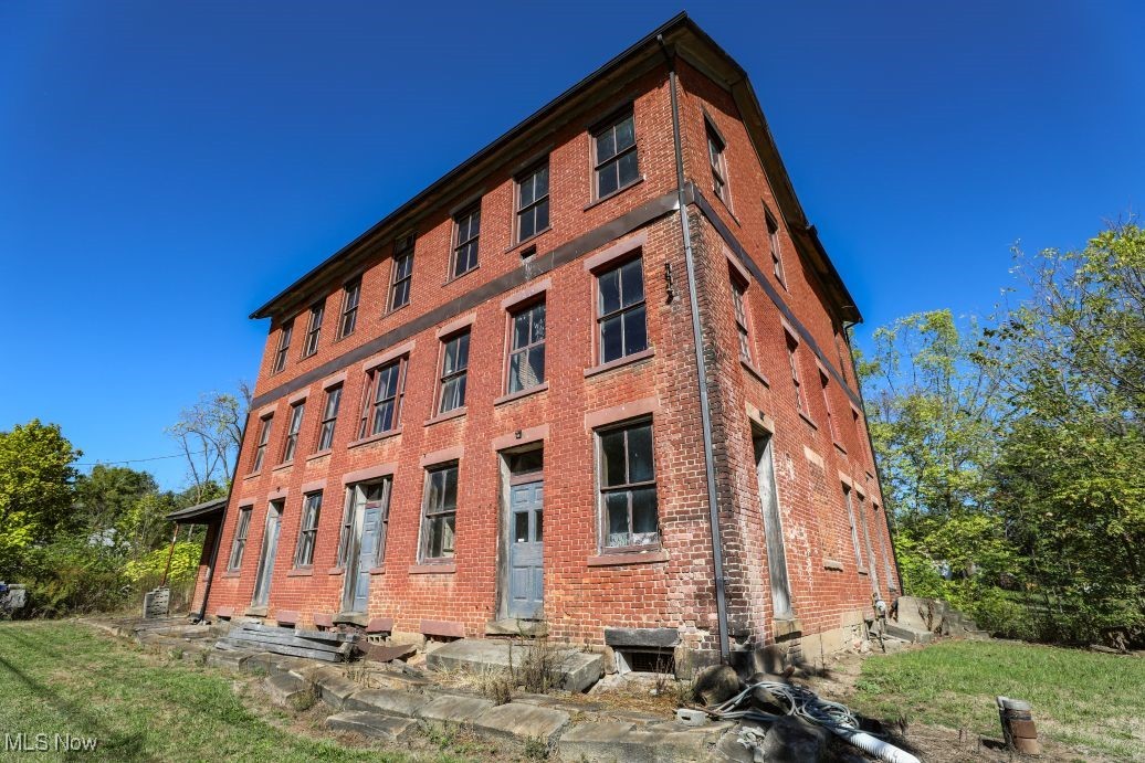 9401 Tallmadge Road Diamond OH 44412