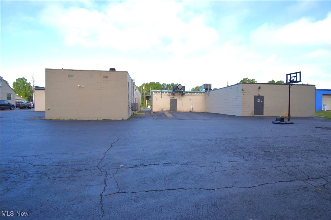 1305-1363 S Raccoon Road Youngstown OH 44515