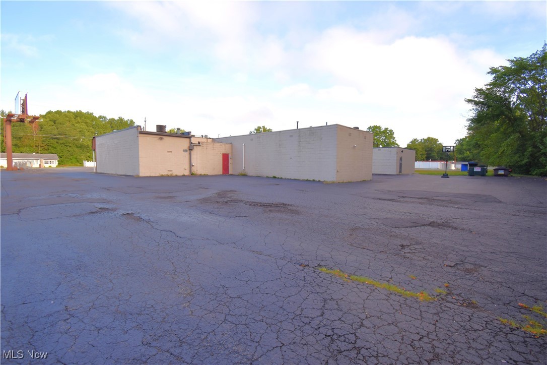 1305-1363 S Raccoon Road Youngstown OH 44515