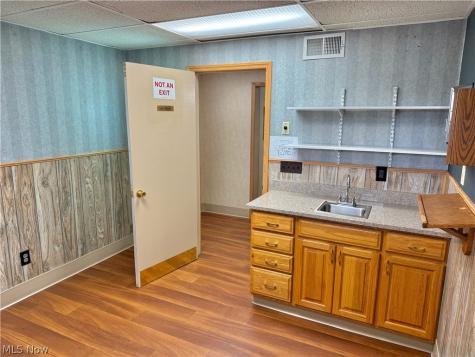 1107 Lincoln Way E Massillon OH 44646