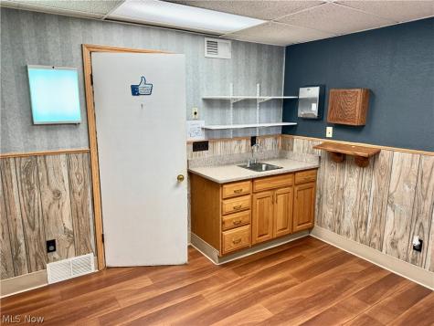 1107 Lincoln Way E Massillon OH 44646