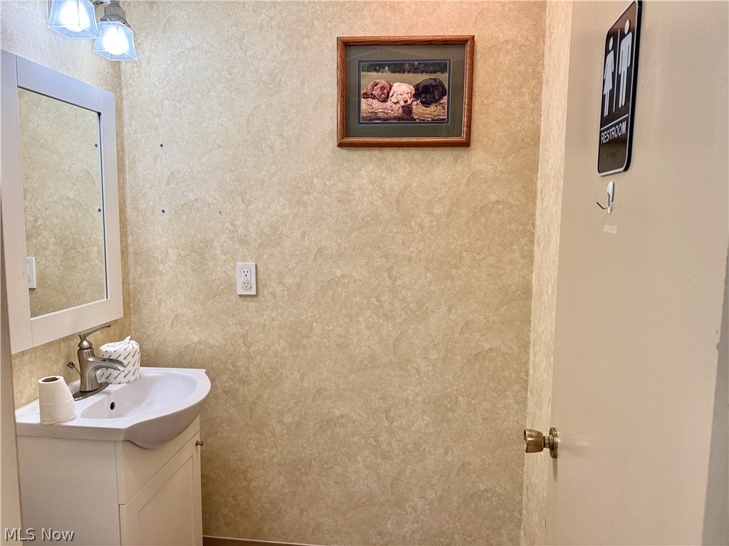 1107 Lincoln Way E Massillon OH 44646