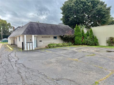1107 Lincoln Way E Massillon OH 44646
