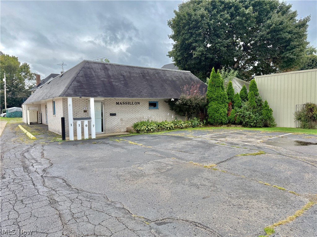 1107 Lincoln Way E Massillon OH 44646