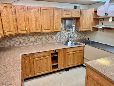 1107 Lincoln Way E Massillon OH 44646