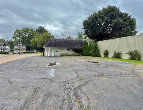 1107 Lincoln Way E Massillon OH 44646