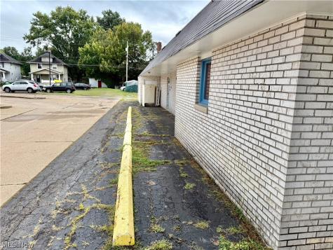 1107 Lincoln Way E Massillon OH 44646