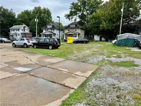 1107 Lincoln Way E Massillon OH 44646