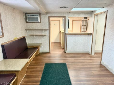 1107 Lincoln Way E Massillon OH 44646