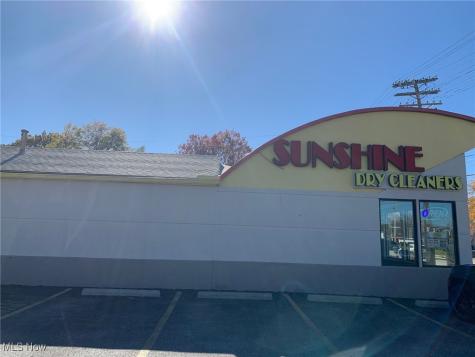 4471 Rocky River Drive Cleveland OH 44135