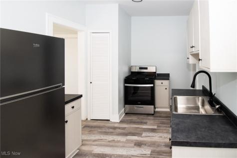 3296-3300 E 149th Street Cleveland OH 44120