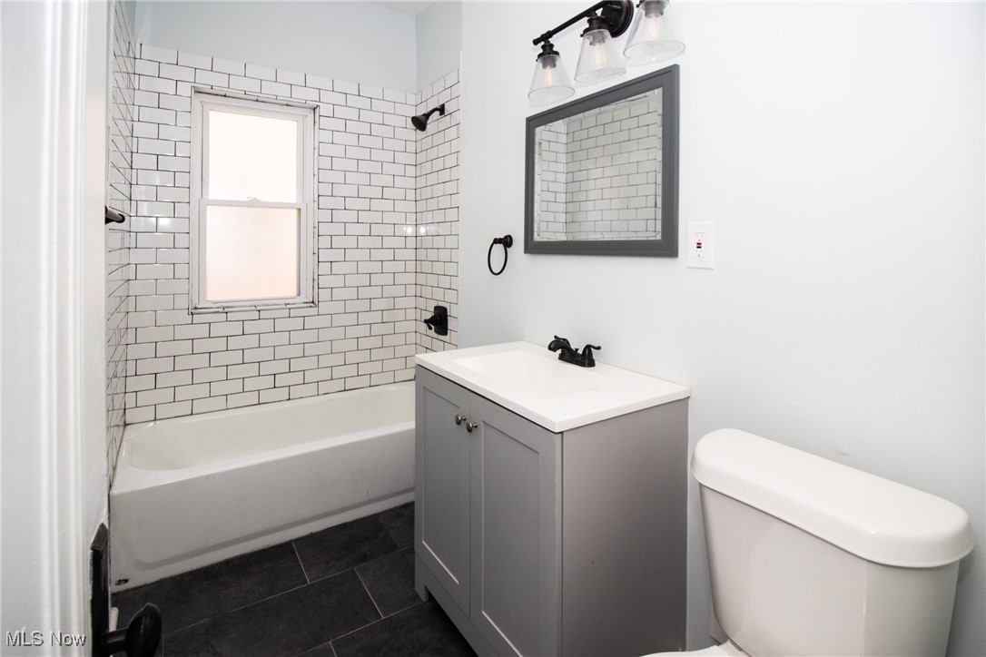 3296-3300 E 149th Street Cleveland OH 44120