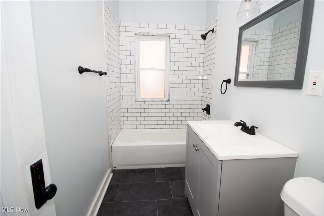 3296-3300 E 149th Street Cleveland OH 44120