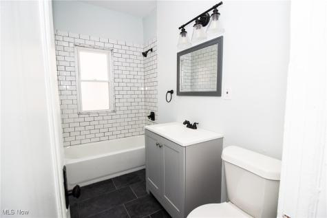 3296-3300 E 149th Street Cleveland OH 44120