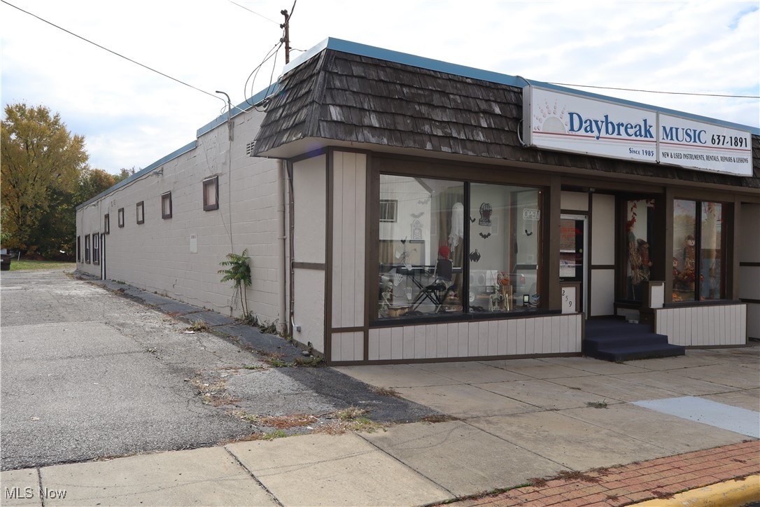 259 W Main Street Cortland OH 44410