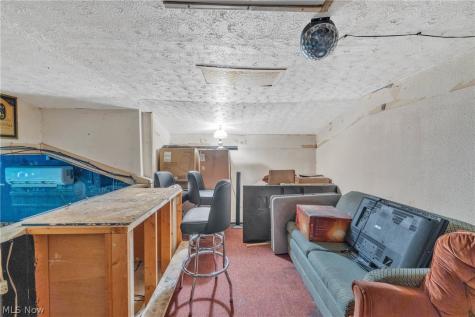 703 Lake Avenue Elyria OH 44035