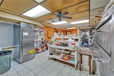703 Lake Avenue Elyria OH 44035