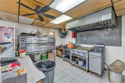 703 Lake Avenue Elyria OH 44035
