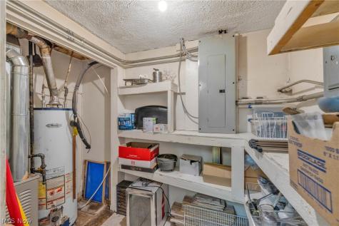 703 Lake Avenue Elyria OH 44035