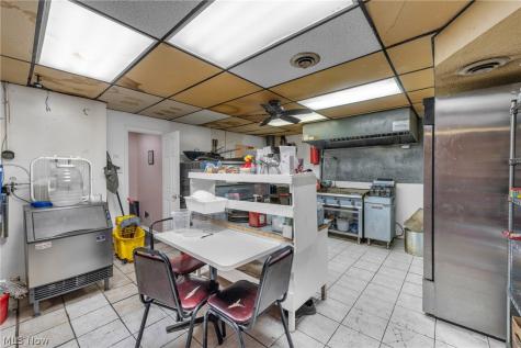 703 Lake Avenue Elyria OH 44035