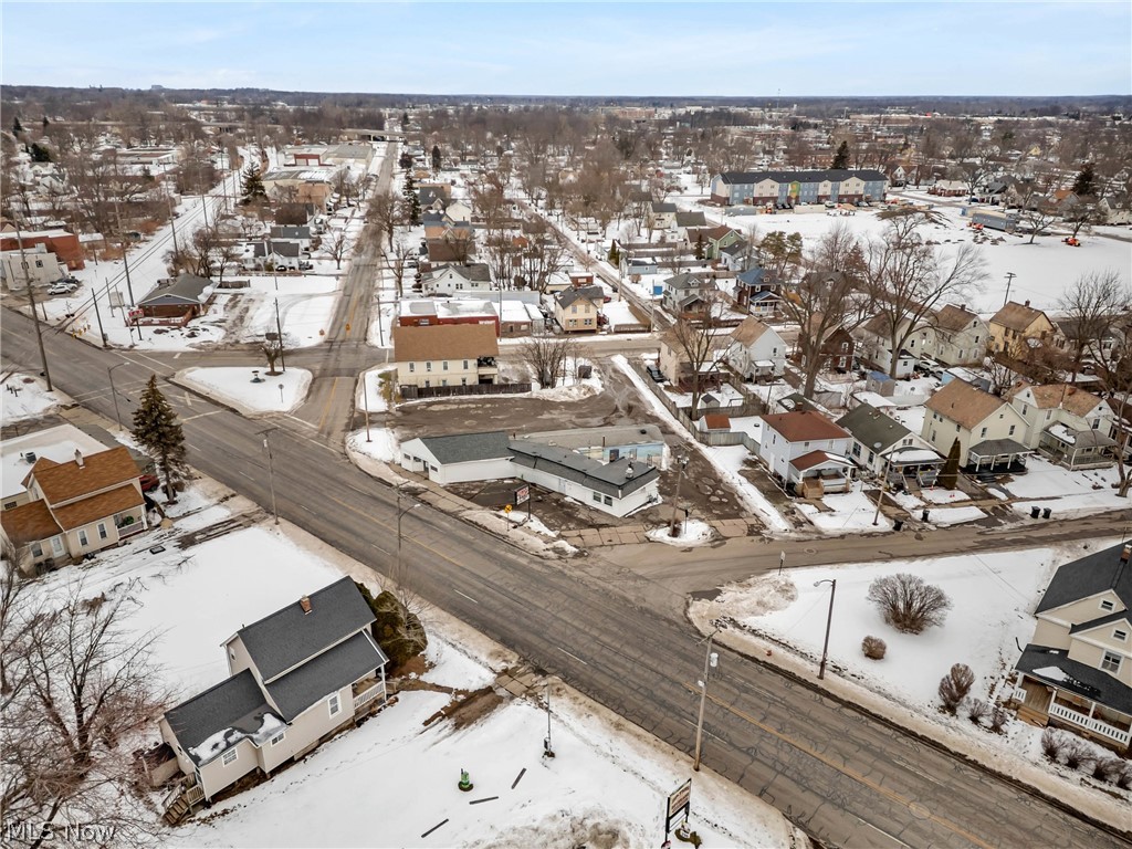 703 Lake Avenue Elyria OH 44035