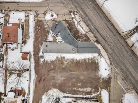 703 Lake Avenue Elyria OH 44035