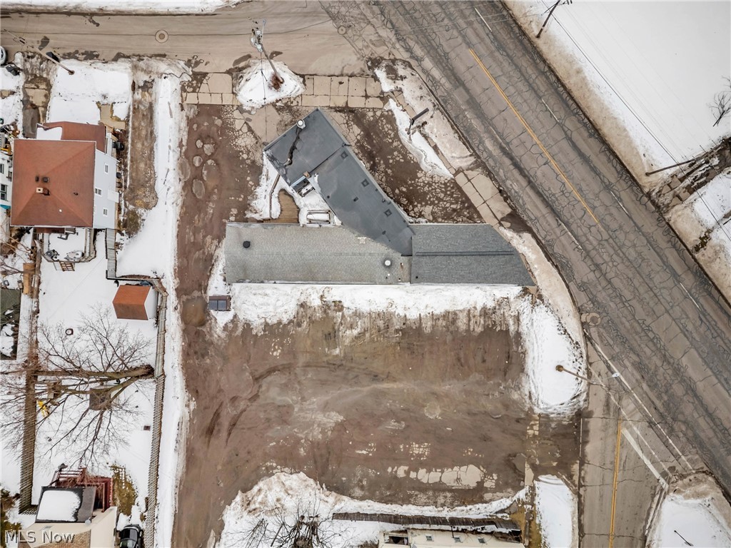 703 Lake Avenue Elyria OH 44035