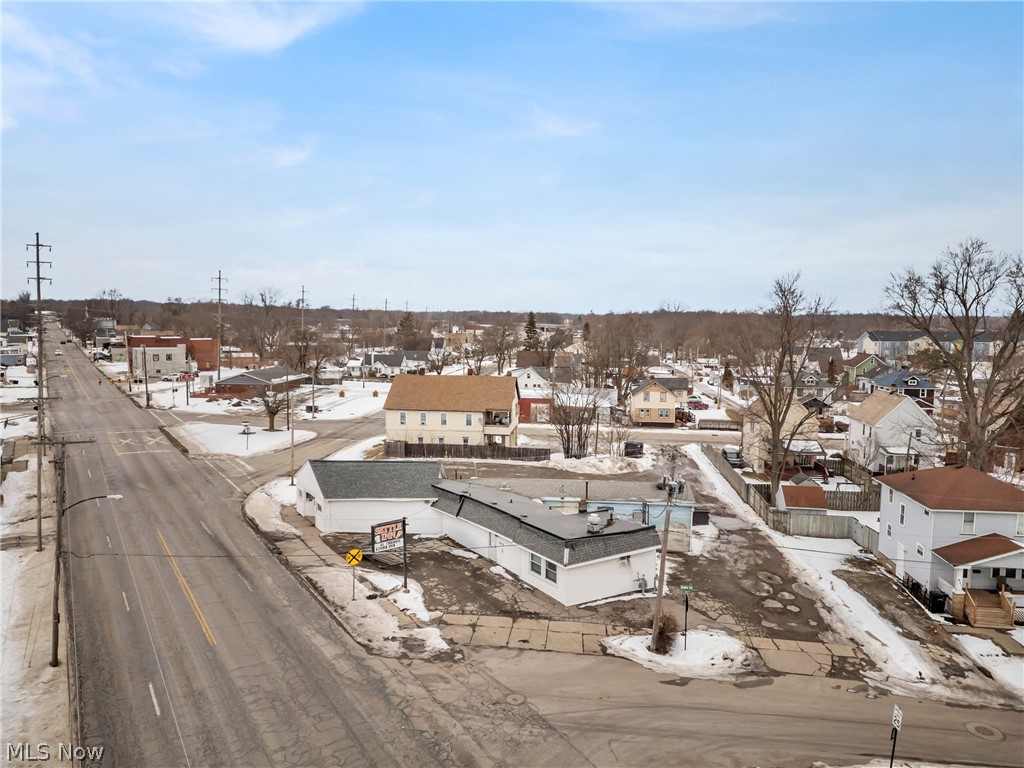 703 Lake Avenue Elyria OH 44035