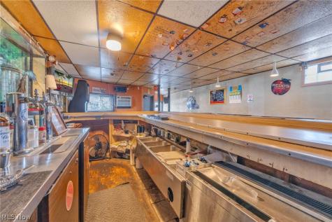 703 Lake Avenue Elyria OH 44035
