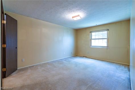 13652 Oakbrook Drive North Royalton OH 44133