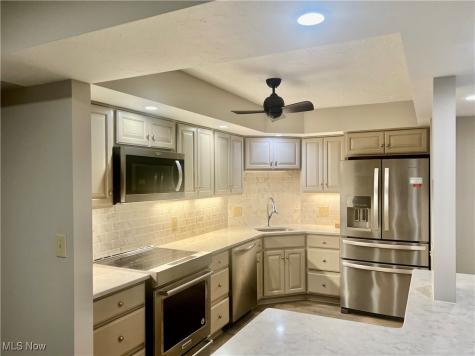 12550 Lake Avenue Lakewood OH 44107
